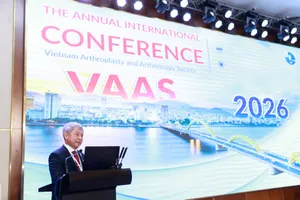 TS-BS Tăng Hà Nam Anh báo cáo tại hội nghị