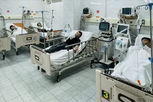 Người bệnh được điều trị tích cực tại Bệnh viện Nguyễn Tri Phương
