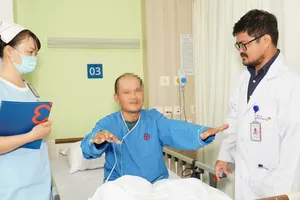 BS-CK1 Phan Ngọc Thảo, Khoa Nội Thần kinh - Đột quỵ, Bệnh viện Gia An 115 kiểm tra vận động người bệnh sau can thiệp