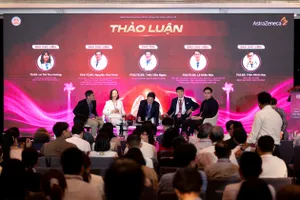 Các chuyên gia thảo luận tại hội nghị