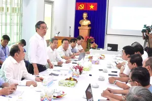Phó Bí thư Thành ủy TPHCM Nguyễn Phước Lộc phát biểu tại buổi làm việc (Ảnh: THÀNH SƠN)