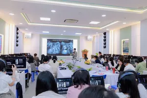 Các đại biểu tham dự hội nghị quốc tế"Siêu âm sàn chậu 3D/4D – Phục hồi sàn chậu thẩm mỹ