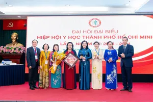 Chủ tịch, Chủ tịch danh dự và 6 Phó Chủ tịch Hiệp hội Y học TPHCM nhiệm kỳ 2026 - 2031 (Ảnh: HIỆP HỘI Y HỌC TPHCM)