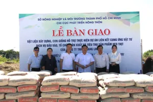 Bàn giao vật tư nông nghiệp cho Công ty TNHH Trang Linh