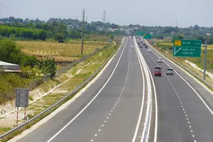 Cao tốc Biên Hòa – Vũng Tàu còn vắng xe trong ngày 1-5