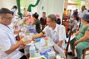 Người dân xã Long Hải khám sức khỏe