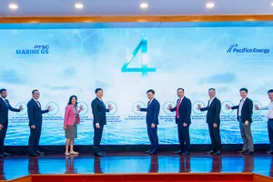 Đại biểu thực hiện nghi thức kích hoạt dự án