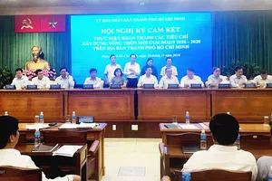 18 sở, ngành ký cam kết với 5 huyện cùng phối hợp xây dựng hoàn thành các tiêu chí nông thôn mới