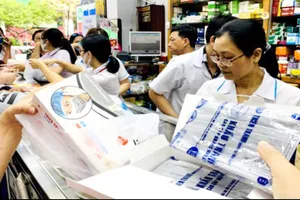 Siêu thị Co.opmart tăng doanh số sau tết nhờ bán khẩu trang, nước rửa tay