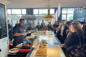 Nhiều nông sản Hoa Kỳ xuất hiện trong bánh Burger