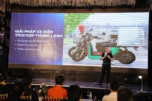 Xe điện Selex Motors Camel 2 vận chuyển hàng đông lạnh 