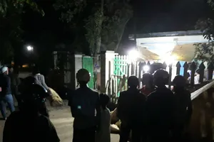 Cầm rựa sang nhà hàng xóm giết người