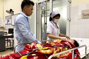 Quảng Ngãi: Một phụ nữ thoát chết khi bị sét đánh trúng