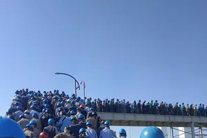 Quảng Ngãi: Khắc phục và làm rõ việc chen chúc vào cổng tại Nhà máy Hòa Phát Dung Quất