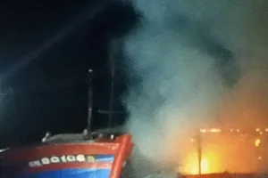 Quảng Ngãi: Cháy tàu cá thiệt hại hơn 3 tỷ đồng