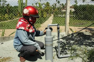 Nắng khô hạn, nhiều nơi Quảng Ngãi thiếu nước sinh hoạt