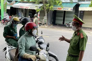 Ngày đầu Quảng Ngãi lập chốt nội thành, hạn chế ra đường không cần thiết