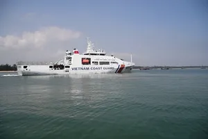 Quảng Ngãi: Cứu hộ tàu cá bị phá nước thả trôi trên biển