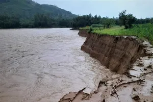 Quảng Ngãi: Lũ trên các sông tiếp tục lên và dao động mức cao