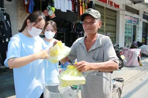 Quảng Ngãi: Ấm lòng suất cơm 0 đồng cho người nghèo