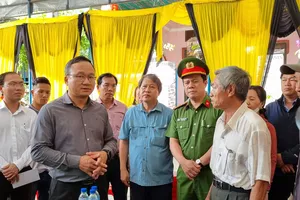 thăm gia đình nạn nhân