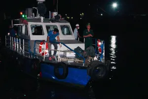 Biên phòng Quảng Ngãi cấp cứu thuyền viên người nước ngoài bị viêm ruột thừa cấp