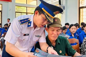 Cảnh sát biển với đồng bào dân tộc, tôn giáo tại Bình Định