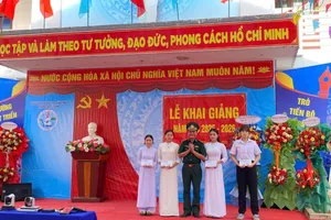 Học sinh nô nức khai giảng năm học mới ở đặc khu Lý Sơn