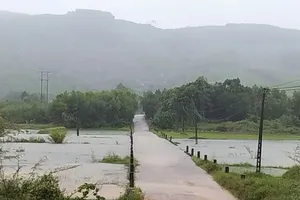 Mưa lớn, nhiều khu vực ngập, chia cắt giao thông ở Quảng Ngãi