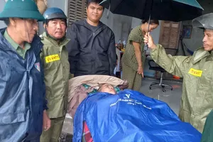 Chủ tịch UBND tỉnh Quảng Ngãi yêu cầu đảm bảo 100% quân số trực bão từ 20 giờ ngày 6-11 đến 8 giờ ngày 7-11