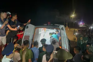 3 người dân được cứu sống trở về đặc khu Lý Sơn