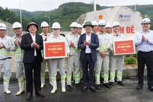 Phó Thủ tướng Chính phủ kiểm tra công tác chuẩn bị lễ khánh thành đường bộ cao tốc Quảng Ngãi-Hoài Nhơn