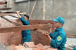 Huy động các lực lượng khắc phục thiệt hại do lốc xoáy gây ra tại Quảng Ngãi