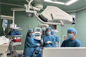 Cứu thành một sản phụ ở Quảng Ngãi mang song thai đặc biệt hiếm gặp