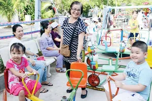 Nhiều thế hệ sống chung trong một gia đình là truyền thống của người Việt Nam. Ảnh: VIỆT DŨNG