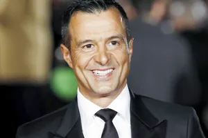 Không ai là không thể thay thế