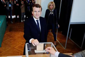 Bầu cử Tổng thống Pháp chính thức bước vào vòng 2  