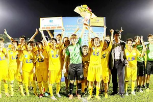 Đội nữ TPHCM I vô địch lượt rất thuyết phục Ảnh: DŨNG PHƯƠNG