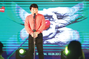 Đông đảo nghệ sĩ Việt đến ủng hộ đêm gala “Tiếp sức hồi sinh”