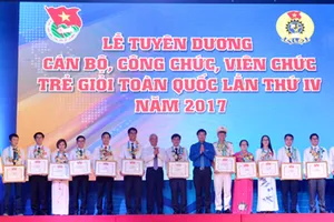 Tuyên dương 45 cán bộ, công chức, viên chức trẻ giỏi toàn quốc 2017