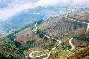 Ở lưng chừng mây trắng