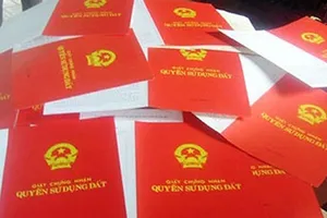 Ngưng hiệu lực quy định ghi tên tất cả thành viên gia đình vào sổ đỏ