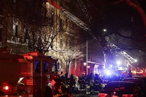 Cháy chung cư ở New York làm 12 người chết