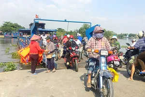 Bến đò ngang thành bến phà