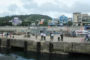 Cảng biển đảo Lý Sơn. Ảnh: NGUYỄN TRANG