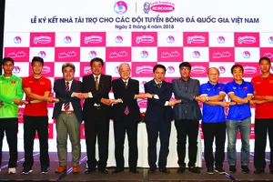 Acecook Việt Nam tài trợ các đội tuyển bóng đá quốc gia