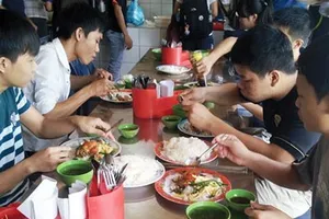 Tránh ngộ độc thực phẩm trong mùa thi: Tăng cường kiểm tra, xử lý nghiêm vi phạm