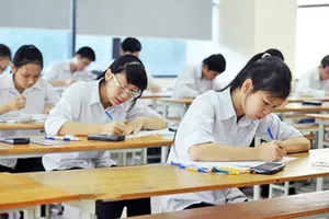 Vụ “Điểm sàn xét tuyển năm 2018: Nhiều bất ngờ”: Hàng loạt trường phải nâng điểm sàn xét tuyển