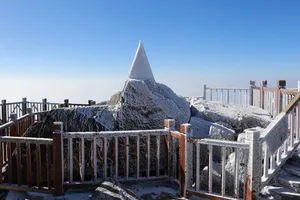 Miền Bắc rét đậm, có nơi dưới 3°C, xuất hiện băng tuyết