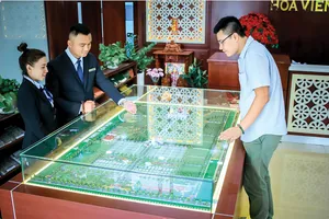 Con cháu chọn mua mộ phần trước cho ông bà,  cha mẹ cũng là một trong những cách báo hiếu  